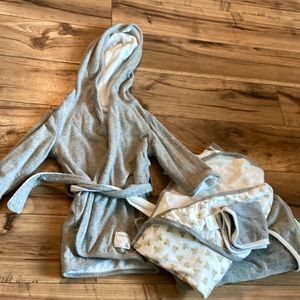 Burt’s Bees 0-9 months robe and towel set